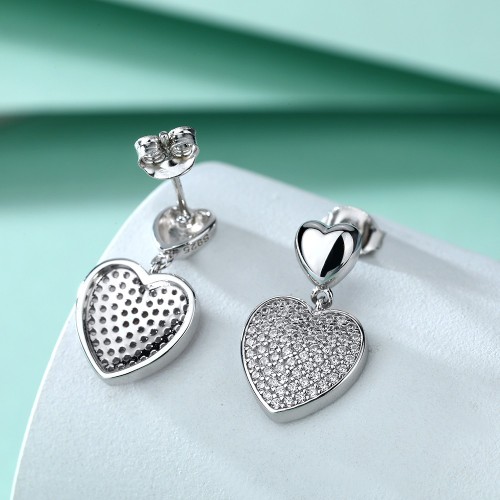 Hearts of Pavé - Brincos pendentes em moissanite com cravação em pavé