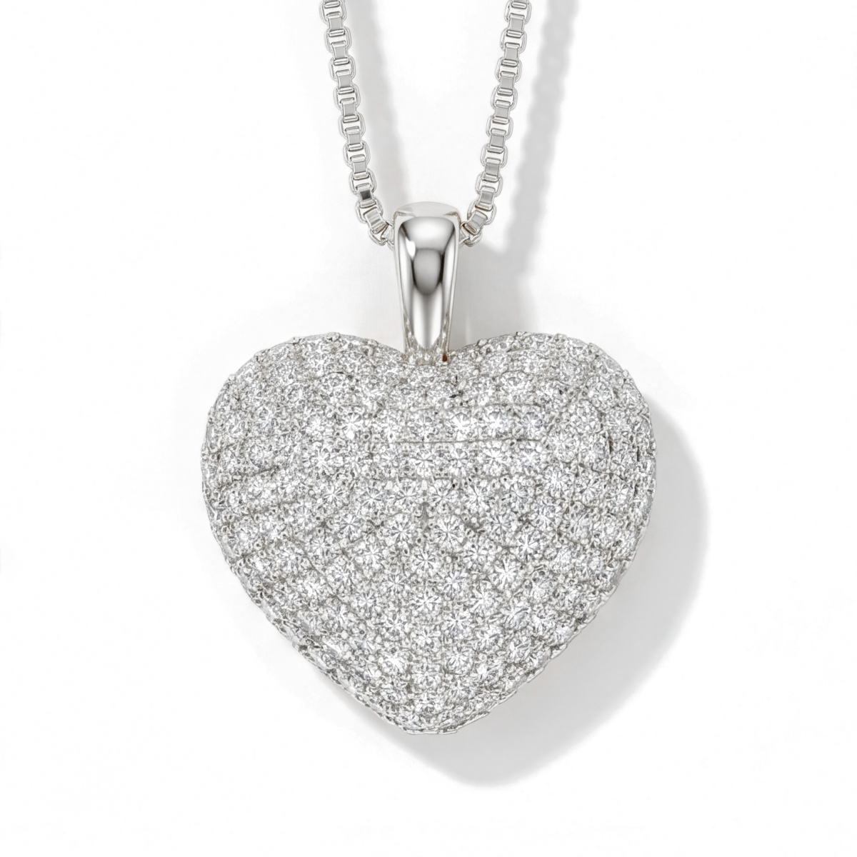 Serenade - Pendente em forma de coração com moissanite em pavé