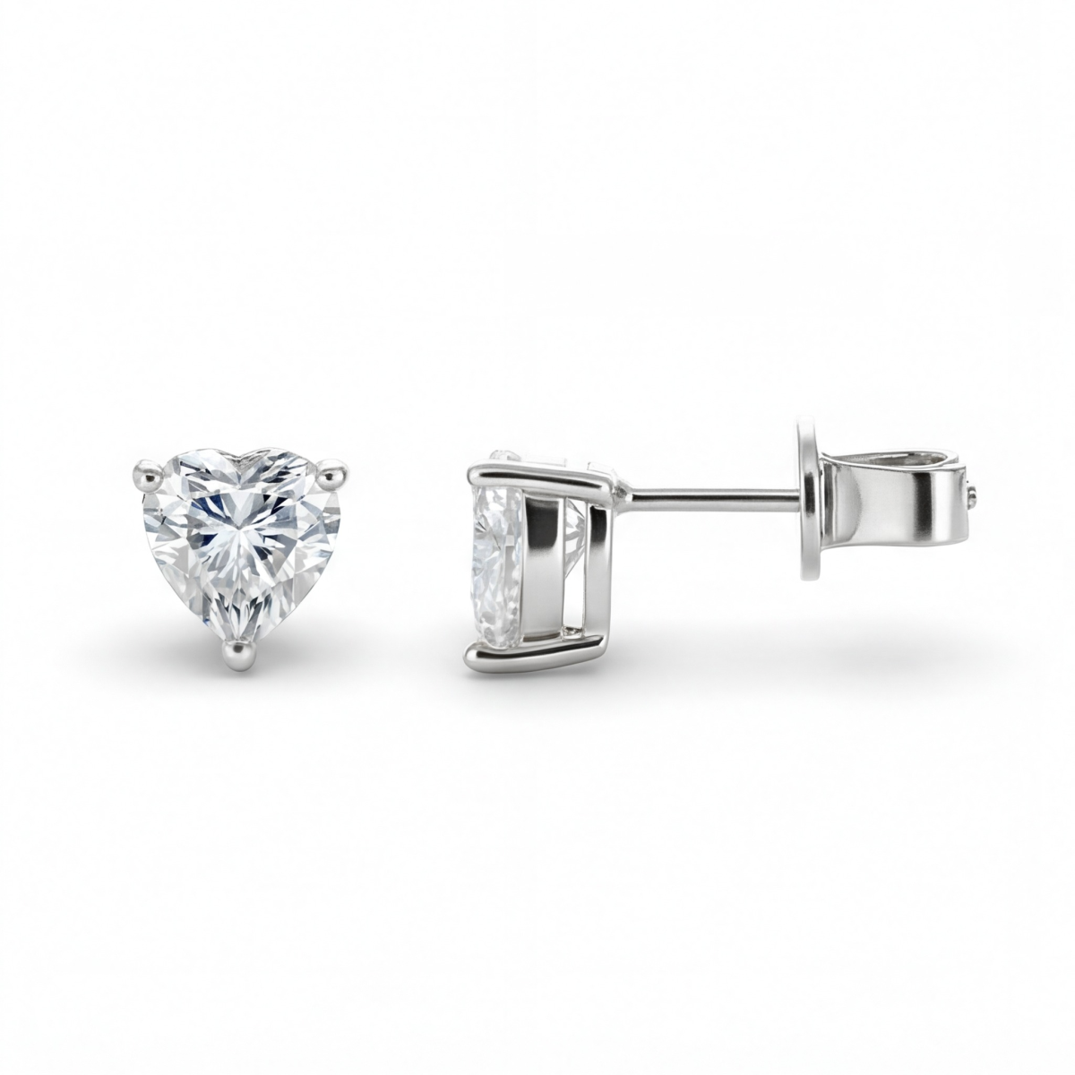 Allure - Brincos em moissanite com talhe coração