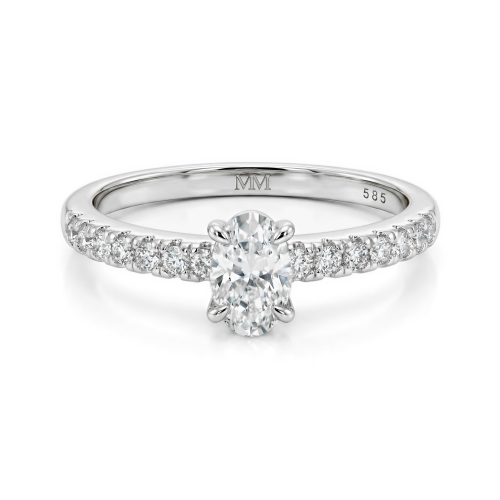 Nina - Anel em moissanite oval com pedras laterais em pavé