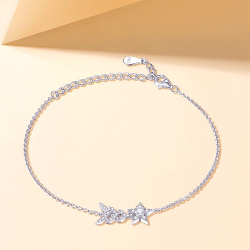 Stellaris - Pulseira ajustável com charm de estrela em moissanite e cravação em pavé