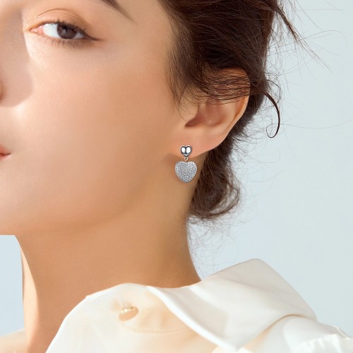 Hearts of Pavé - Brincos pendentes em moissanite com cravação em pavé