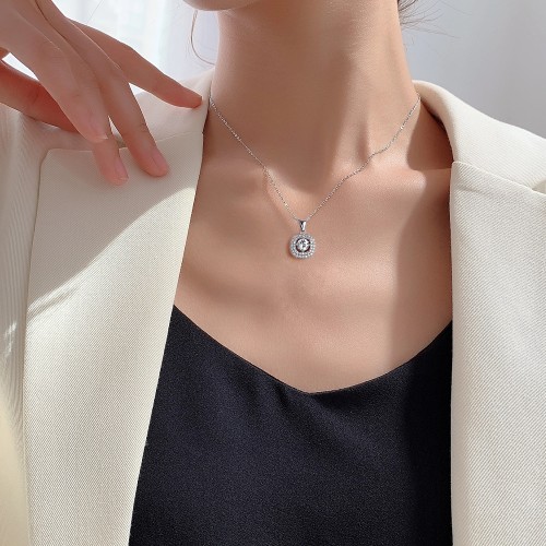 Vivara - Pendente em moissanite com halo cravejado