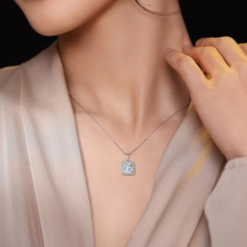 Radiance - Pendente em moissanite com halo e talhe princesa