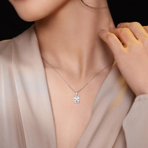 Ovaluxe - Pendente em moissanite oval com design elegante de quatro garras
