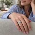 Corollina - Anel de moissanite com agrupamento redondo, halo e ombros em pavé